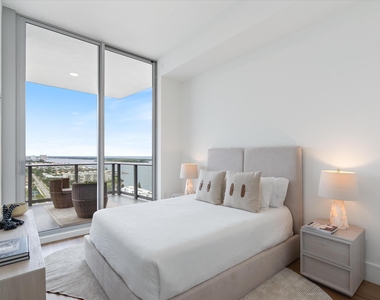220 Lake Shore Drive - Photo Thumbnail 18