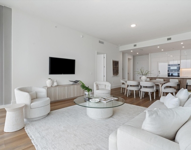 220 Lake Shore Drive - Photo Thumbnail 5