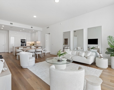 220 Lake Shore Drive - Photo Thumbnail 4