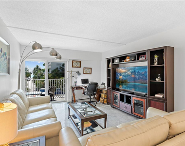 95 N Birch Road - Photo Thumbnail 15