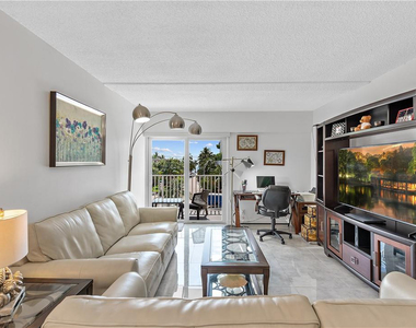95 N Birch Road - Photo Thumbnail 14