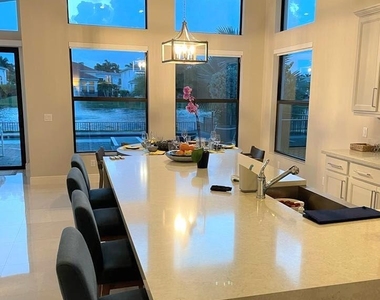 6930 Nw 27th Avenue - Photo Thumbnail 8