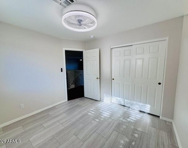 17606 N 17th Place - Photo Thumbnail 33