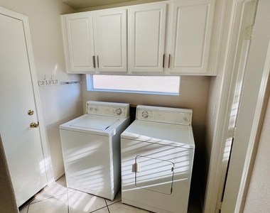 17606 N 17th Place - Photo Thumbnail 26