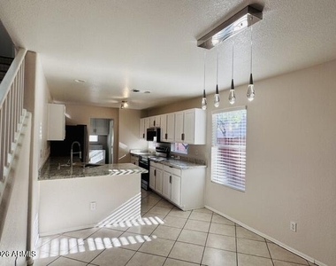 17606 N 17th Place - Photo Thumbnail 35