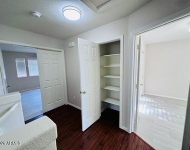 17606 N 17th Place - Photo Thumbnail 34