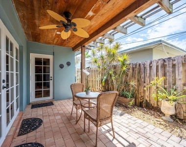 2201 N Lakeside Drive - Photo Thumbnail 16