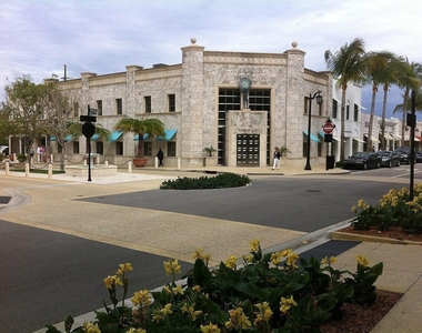 2201 N Lakeside Drive - Photo Thumbnail 21