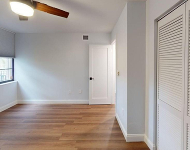 1555 S Federal Highway - Photo Thumbnail 20