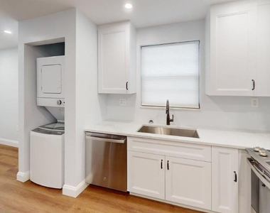1555 S Federal Highway - Photo Thumbnail 4