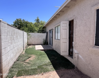 15601 N 27th Street - Photo Thumbnail 11