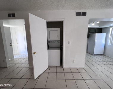 15601 N 27th Street - Photo Thumbnail 5