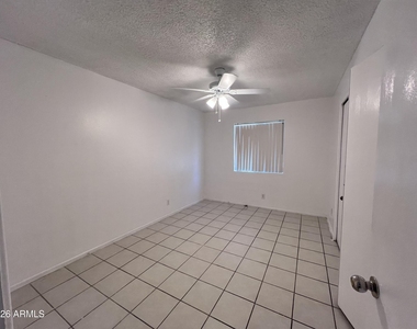 15601 N 27th Street - Photo Thumbnail 7