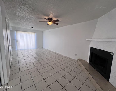 15601 N 27th Street - Photo Thumbnail 2