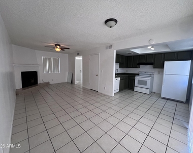 15601 N 27th Street - Photo Thumbnail 3