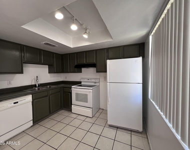 15601 N 27th Street - Photo Thumbnail 4