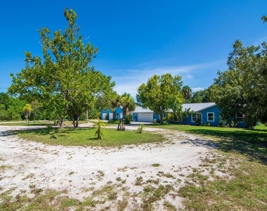 725 Sw 4th Ave Avenue Sw - Photo Thumbnail 1