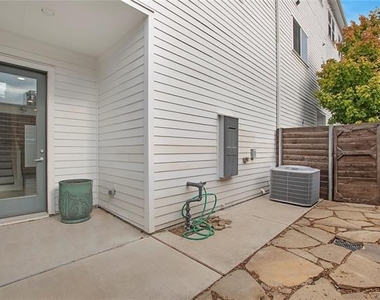 9060 Corsair Place - Photo Thumbnail 19