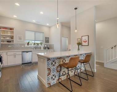 9060 Corsair Place - Photo Thumbnail 5