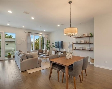 9060 Corsair Place - Photo Thumbnail 3