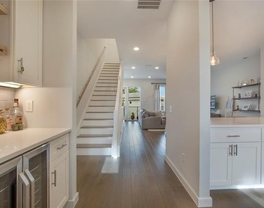 9060 Corsair Place - Photo Thumbnail 11