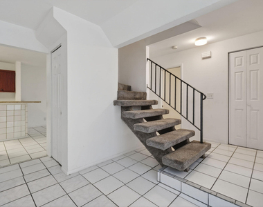 3502 Gardens E Drive - Photo Thumbnail 7