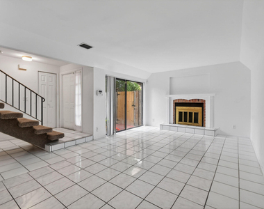 3502 Gardens E Drive - Photo Thumbnail 9