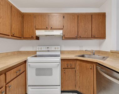 3502 Gardens E Drive - Photo Thumbnail 17