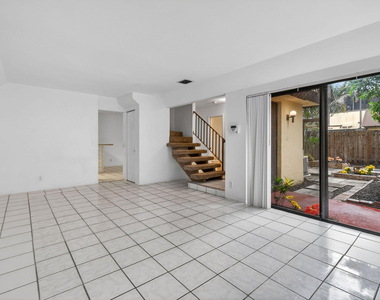 3502 Gardens E Drive - Photo Thumbnail 10