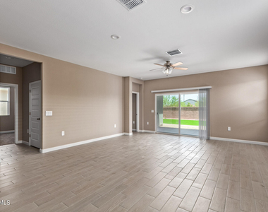 36501 N Senepol Street - Photo Thumbnail 6