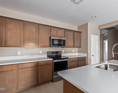 36501 N Senepol Street - Photo Thumbnail 12