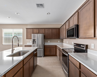 36501 N Senepol Street - Photo Thumbnail 11