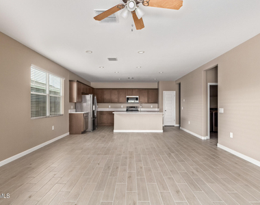 36501 N Senepol Street - Photo Thumbnail 8
