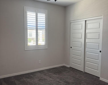 25202 N 142nd Drive - Photo Thumbnail 23
