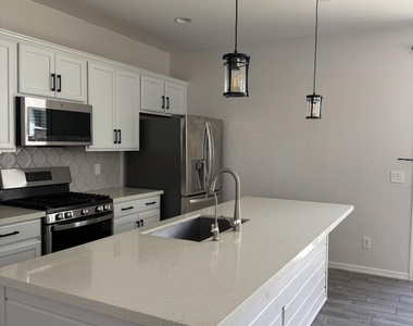 25202 N 142nd Drive - Photo Thumbnail 19