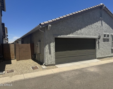 25202 N 142nd Drive - Photo Thumbnail 8
