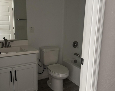 25202 N 142nd Drive - Photo Thumbnail 24