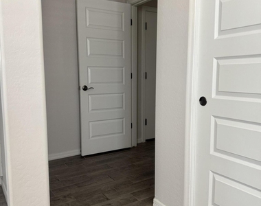 25202 N 142nd Drive - Photo Thumbnail 35