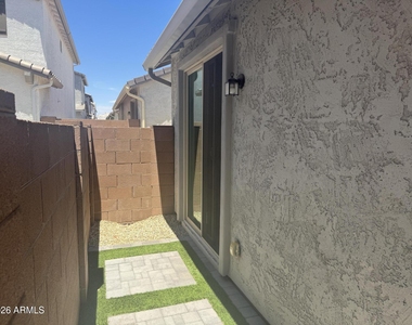 25202 N 142nd Drive - Photo Thumbnail 39