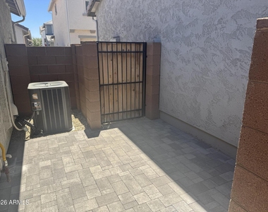 25202 N 142nd Drive - Photo Thumbnail 38