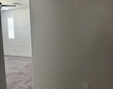 25202 N 142nd Drive - Photo Thumbnail 27
