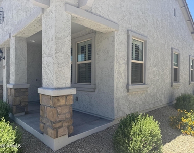 25202 N 142nd Drive - Photo Thumbnail 5