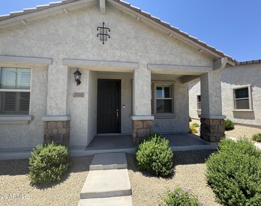25202 N 142nd Drive - Photo Thumbnail 4