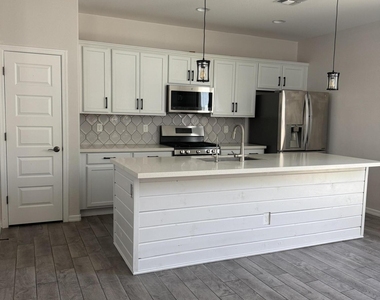 25202 N 142nd Drive - Photo Thumbnail 14