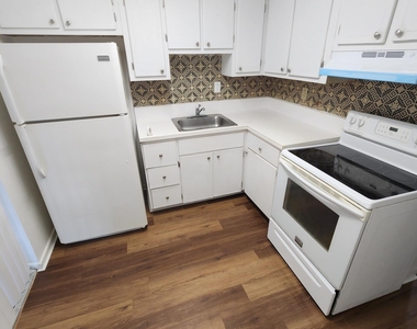 5421-5425 Nw 15th Court - Photo Thumbnail 6