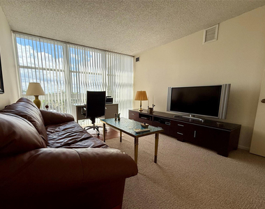 2841 N Ocean Boulevard - Photo Thumbnail 15