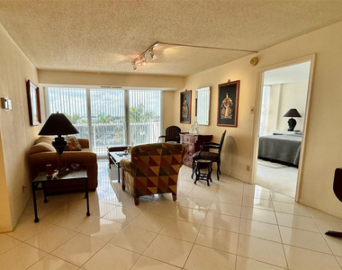 2841 N Ocean Boulevard - Photo Thumbnail 7