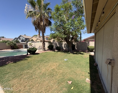 7035 W Morrow Drive - Photo Thumbnail 17