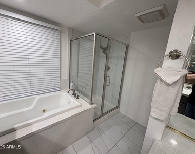 7035 W Morrow Drive - Photo Thumbnail 10