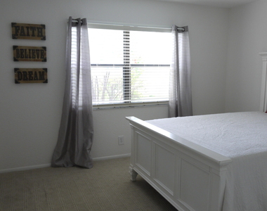 11477 Nw 39th Court - Photo Thumbnail 5